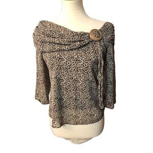 MSK Petite animal print 3/4 sleeve ruched a across shoulders front and back. Acc